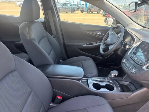 Used 2025 Chevrolet Malibu LS FWD image 26