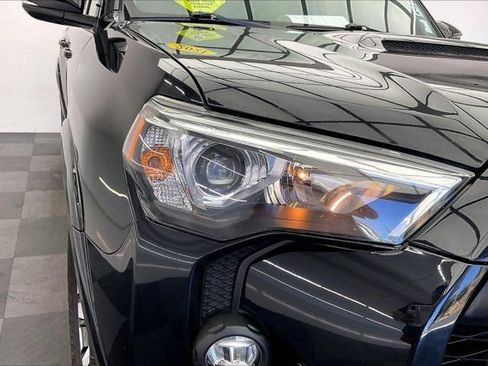 Used 2021 Toyota 4Runner TRD Off-Road Premium w/ Moonroof Package AWD/4WD image 28
