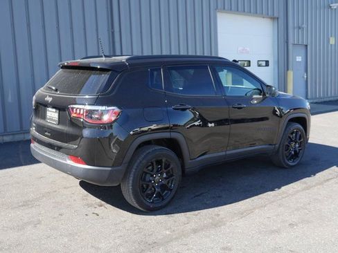 New 2025 Jeep Compass Latitude w/ Convenience Group AWD/4WD image 13