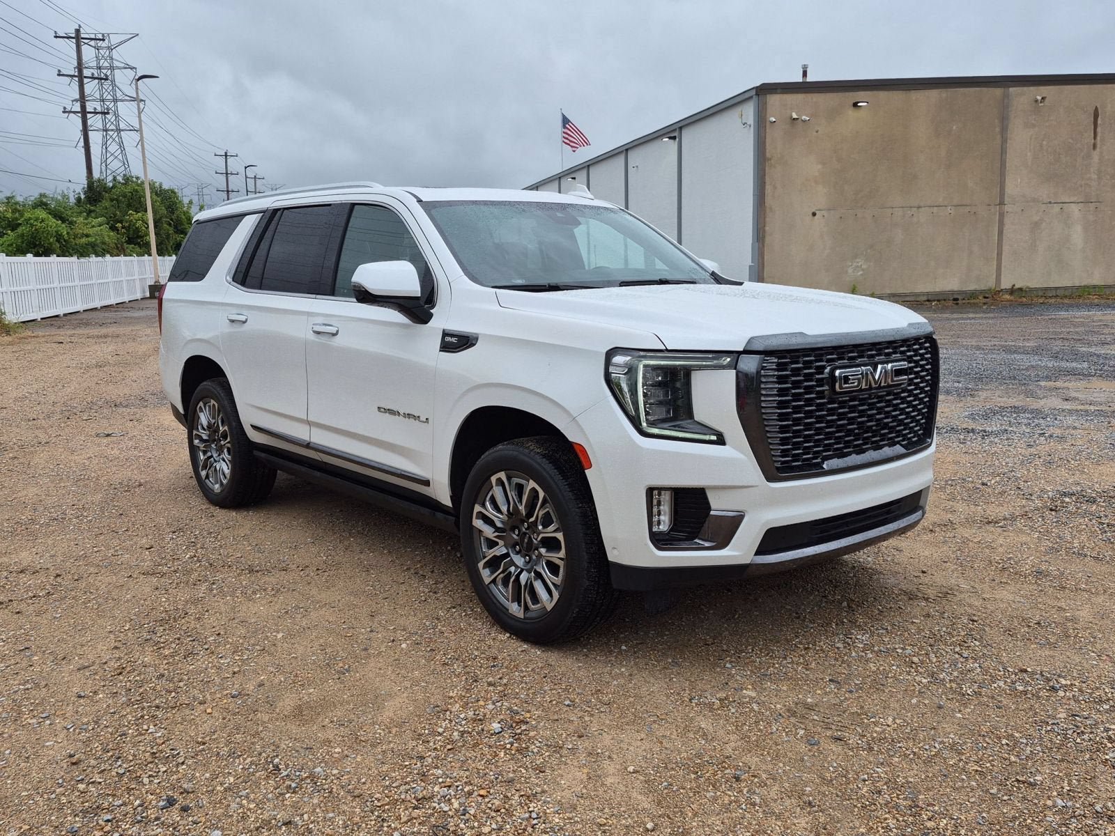 Used 2023 GMC Yukon Denali Ultimate AWD/4WD image 8