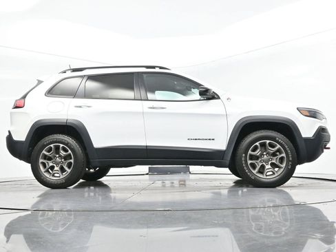Used 2022 Jeep Cherokee Trailhawk w/ Premium Leather Package AWD/4WD image 54