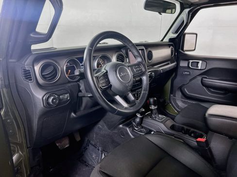 Used 2021 Jeep Wrangler Unlimited Sport AWD/4WD image 9