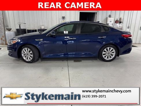 Used 2018 Kia Optima LX w/ 17" Alloy Wheels Package image 2