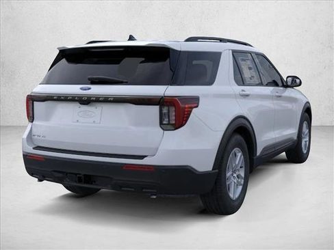 New 2026 Ford Explorer Active RWD image 8