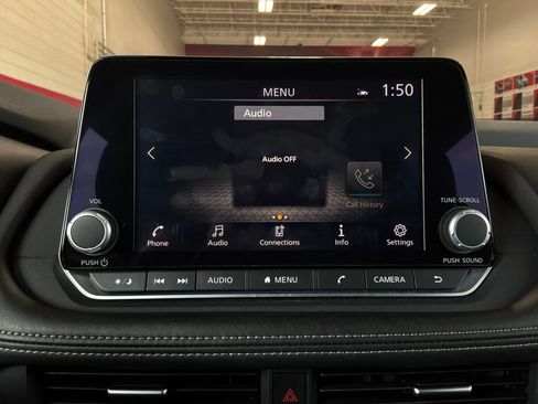 Used 2025 Nissan Rogue SV FWD image 29