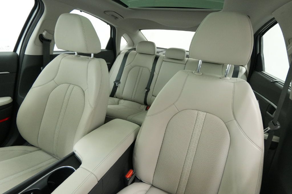 Used 2025 Hyundai Sonata Limited FWD image 14