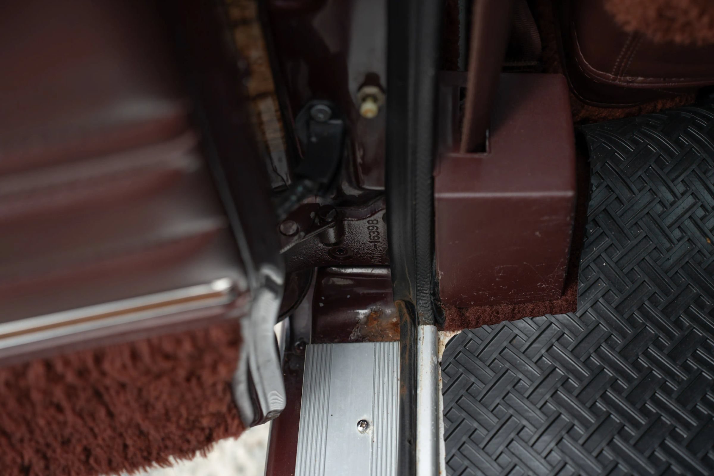 Used 1987 Jeep Grand Wagoneer AWD/4WD image 68