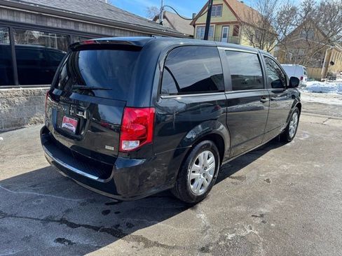 Used 2019 Dodge Grand Caravan SE image 6