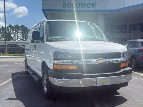 Used 2025 Chevrolet Express 3500 LT w/ LT Preferred Equipment Group RWD image 1