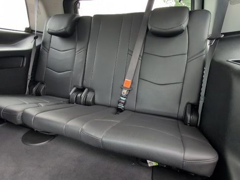 Used 2020 Cadillac Escalade Premium Luxury RWD image 9
