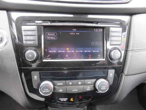 Used 2018 Nissan Rogue SL w/ Premium Package AWD/4WD image 19