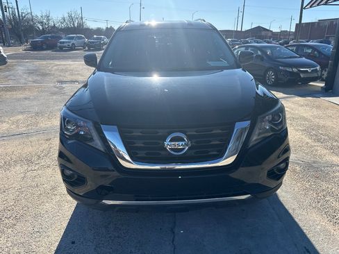 Used 2017 Nissan Pathfinder SV image 5