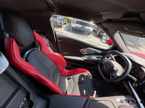 Used 2021 Chevrolet Corvette Stingray Premium Cpe w/ Z51 Performance Package RWD image 25