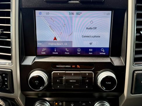 Used 2019 Ford F150 Lariat w/ Equipment Group 502A Luxury AWD/4WD image 14