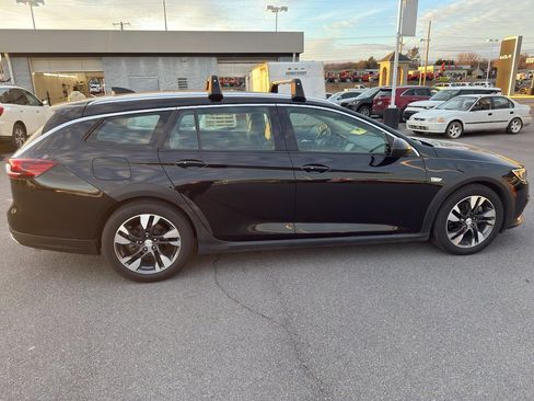 Used 2018 Buick Regal Essence w/ Driver Confidence Package #1 image 6