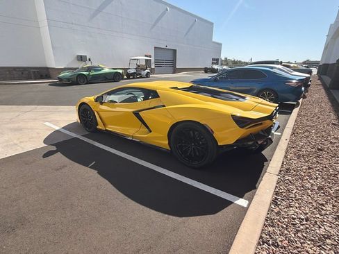 Used 2024 Lamborghini Revuelto AWD/4WD image 9