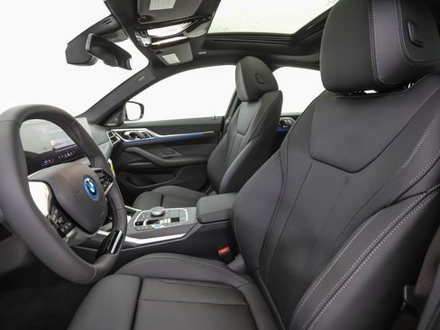 New 2026 BMW i4 xDrive40i w/ Premium Package AWD/4WD image 11