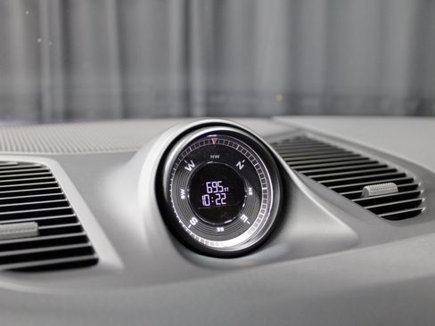 Certified 2025 Porsche Cayenne image 35