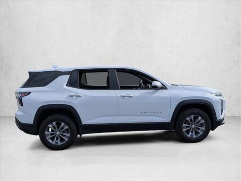 Used 2025 Chevrolet Equinox LT image 4