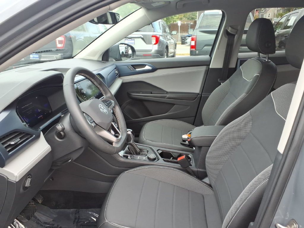 Used 2024 Volkswagen Taos SE AWD/4WD image 18