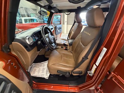 Used 2014 Jeep Wrangler Unlimited Sahara w/ Dual Top Group AWD/4WD image 52