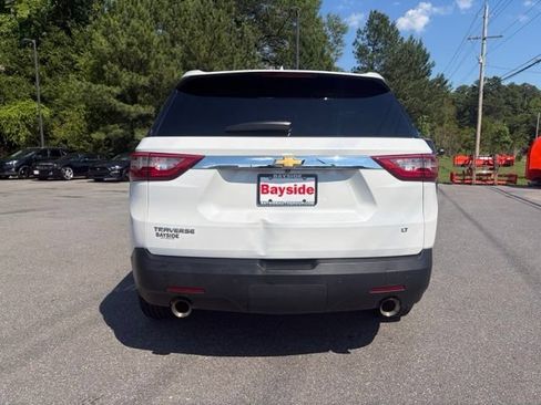 Used 2018 Chevrolet Traverse LT FWD image 17