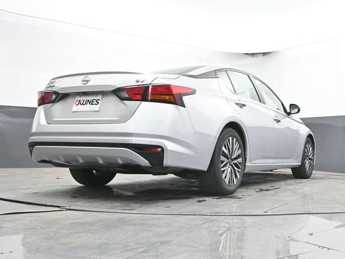 Used 2023 Nissan Altima 2.5 SV FWD image 43