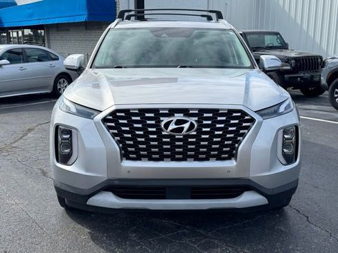 Used 2022 Hyundai Palisade SEL w/ Premium Package FWD image 2