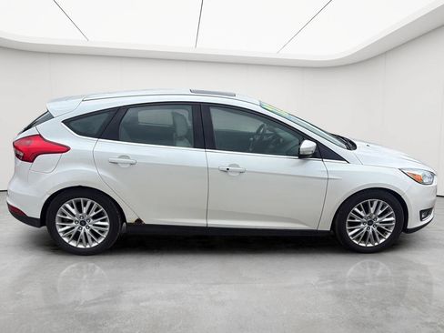 Used 2018 Ford Focus Titanium FWD image 3