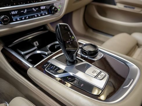 Used 2016 BMW 740i w/ Executive Package image 26