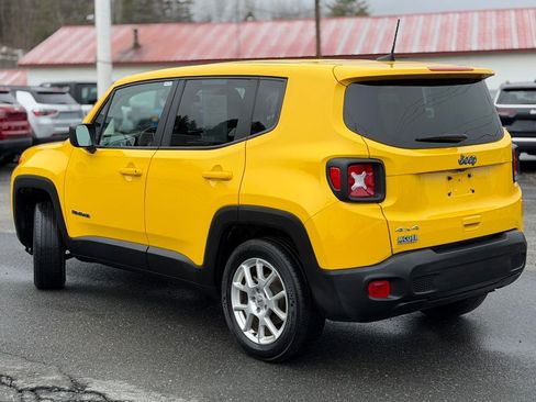 Used 2023 Jeep Renegade Latitude image 3