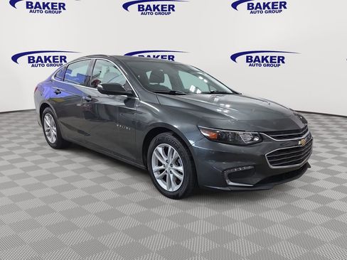 Used 2017 Chevrolet Malibu LT w/ Leather Package image 3