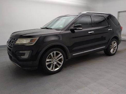 Used 2017 Ford Explorer Limited FWD image 2