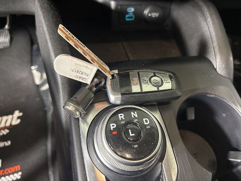 Used 2022 Ford Escape SE w/ SE Sport Appearance Package FWD image 19