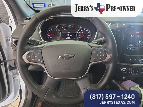 Used 2023 Chevrolet Traverse RS FWD image 13