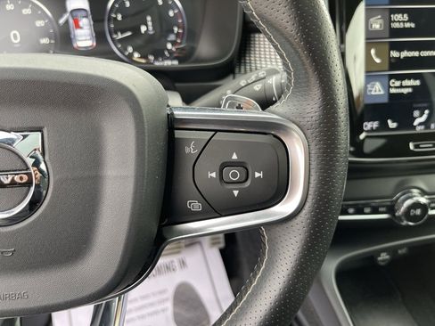 Used 2019 Volvo XC40 T5 R-Design image 27