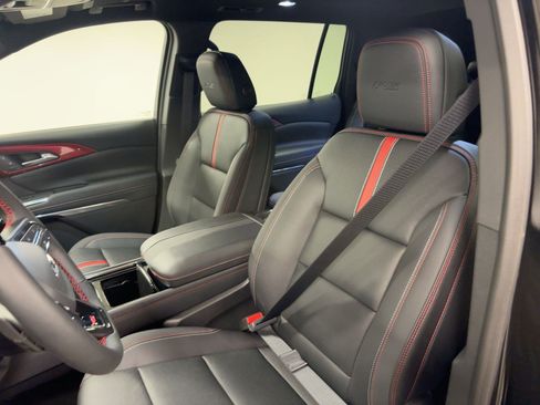 New 2026 Chevrolet Traverse RS w/ LPO, Floor Liner Package image 4