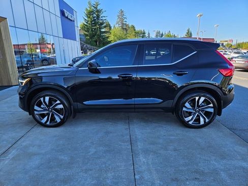 Used 2025 Volvo XC40 B5 Plus w/ Protection Package Premier AWD/4WD image 8