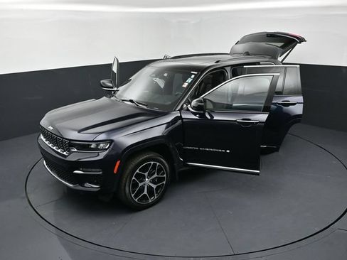Used 2024 Jeep Grand Cherokee Summit AWD/4WD image 26