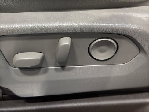 Used 2022 GMC Sierra 1500 SLT w/ SLT Convenience Package image 18