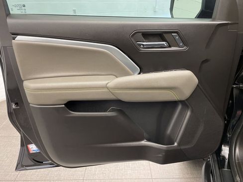 Used 2024 Chevrolet Colorado ZR2 w/ Technology Package AWD/4WD image 20