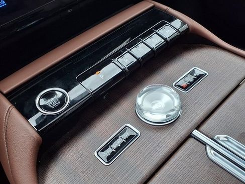 New 2026 Lincoln Navigator L Reserve AWD/4WD image 15
