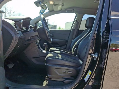 Used 2020 Chevrolet Trax LT w/ LT Convenience Package FWD image 15