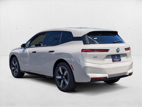 Used 2026 BMW iX xDrive60 image 8