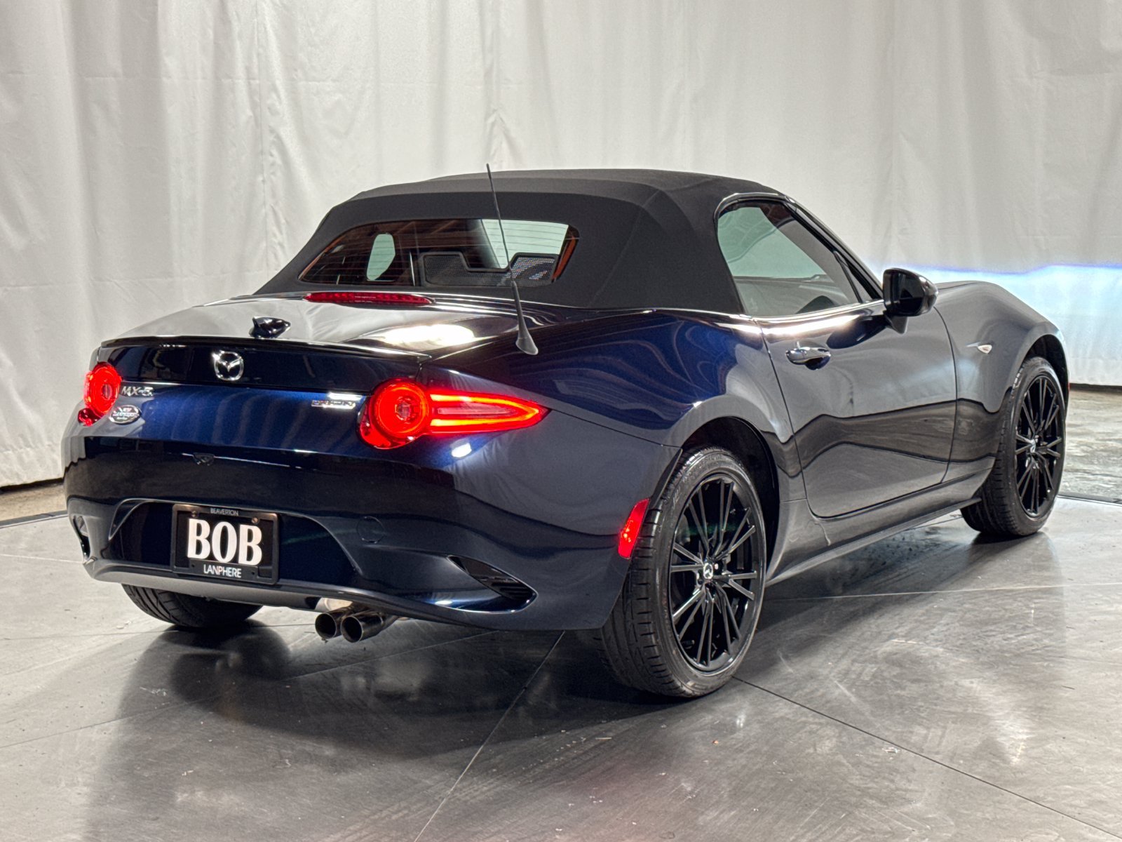 Used 2025 MAZDA MX-5 Miata Club w/ Weather Package RWD image 9