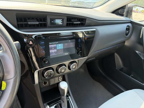 Used 2019 Toyota Corolla L FWD image 29