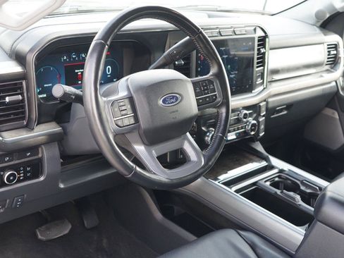 Used 2023 Ford F250 Lariat w/ Sport Appearance Package AWD/4WD image 9