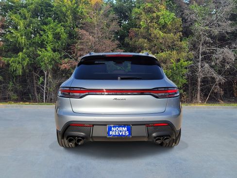 Used 2025 Porsche Macan AWD/4WD image 18