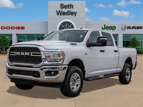Used 2024 RAM 2500 Tradesman w/ Chrome Appearance Group image 3