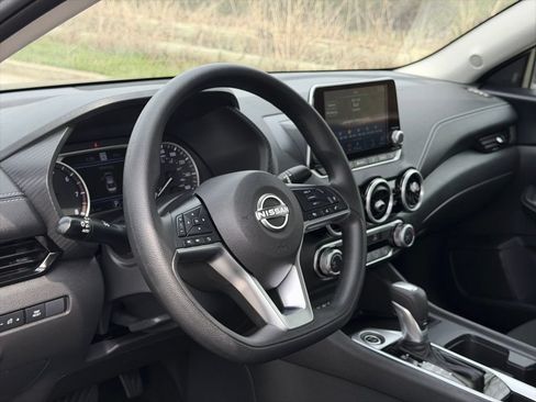 Used 2025 Nissan Sentra SV FWD image 18